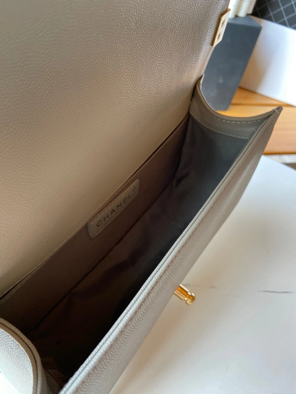 WellDesigned CHANEL BOY BAG 20CM 25CM 239 - Image 8