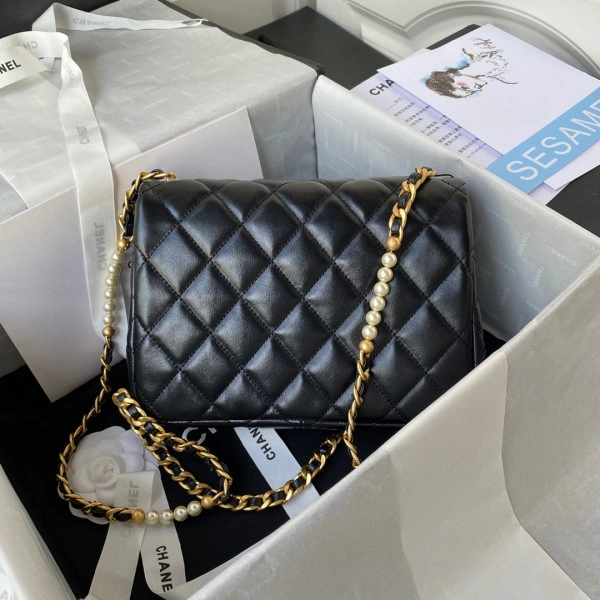 WellDesigned CHANEL FLAP BAG 522 - Image 3