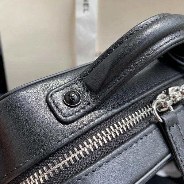 WellDesigned CHANEL VANITY CASE 1282 - Image 5