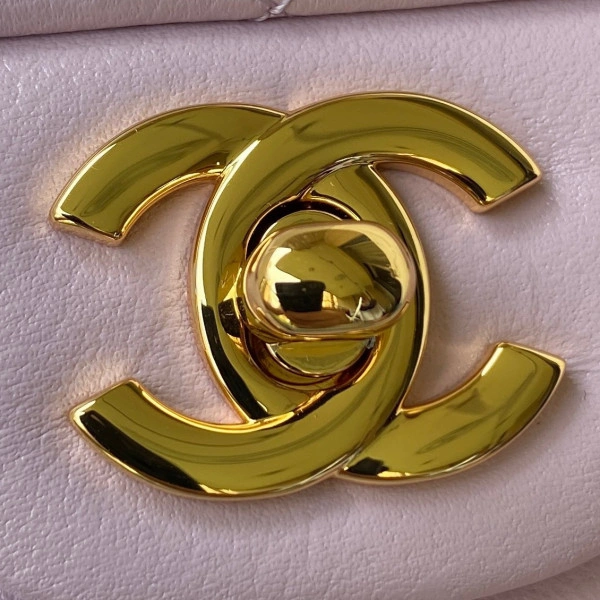 DailyWear CHANEL FLAP BAG 17CM 596 - Image 3