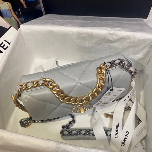 GoodFit CHANEL 19 FLAP BAG 51 - Image 7