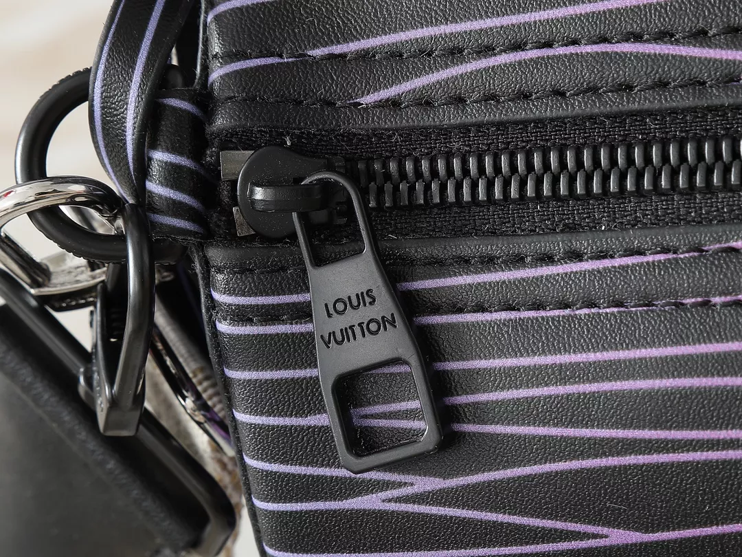 BestValue 4109 Louis Vuitton AAA Quality Messenger Bags For Unisex - Image 7
