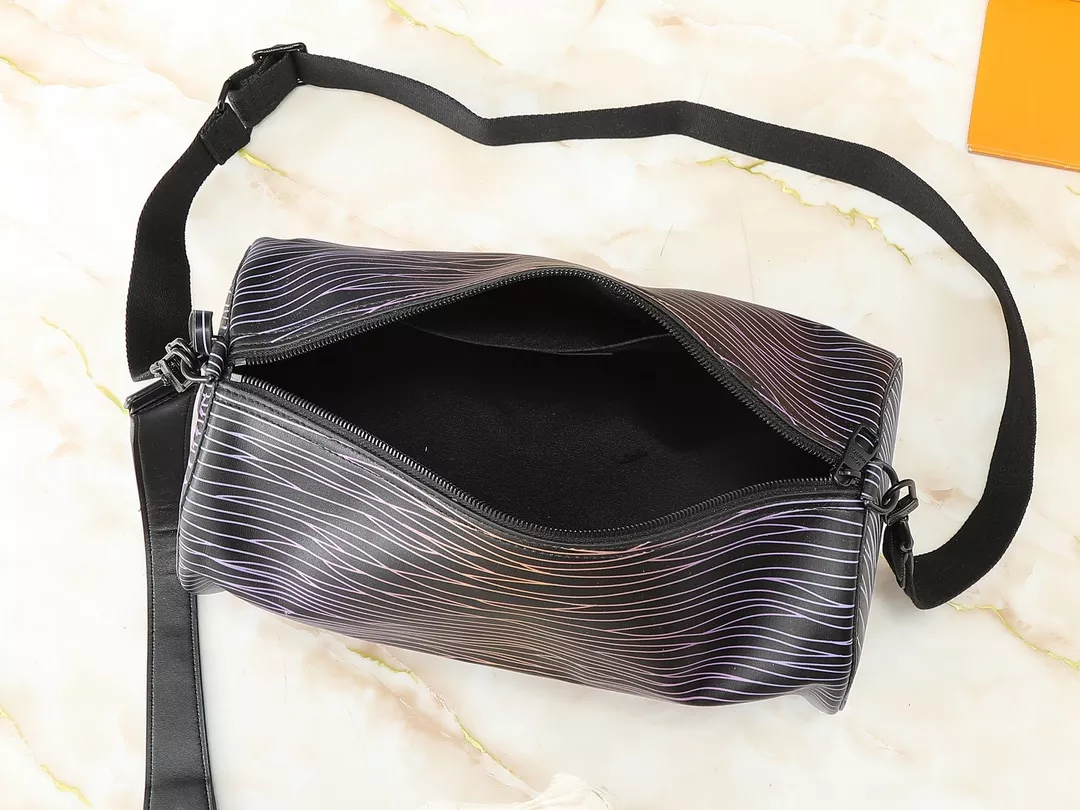 BestValue 4109 Louis Vuitton AAA Quality Messenger Bags For Unisex - Image 8