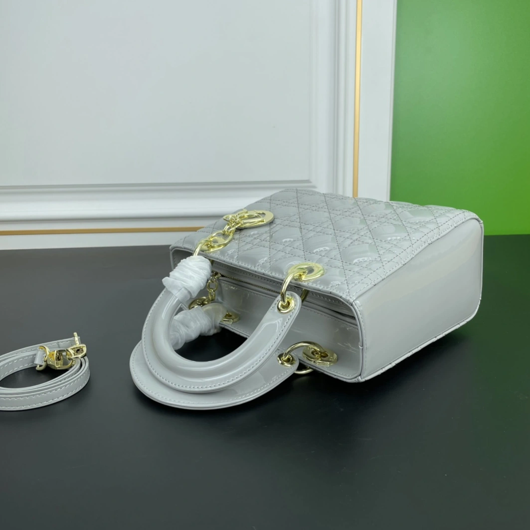 BestValue 430 Christian Dior AAA Quality Handbags For Women - Image 3