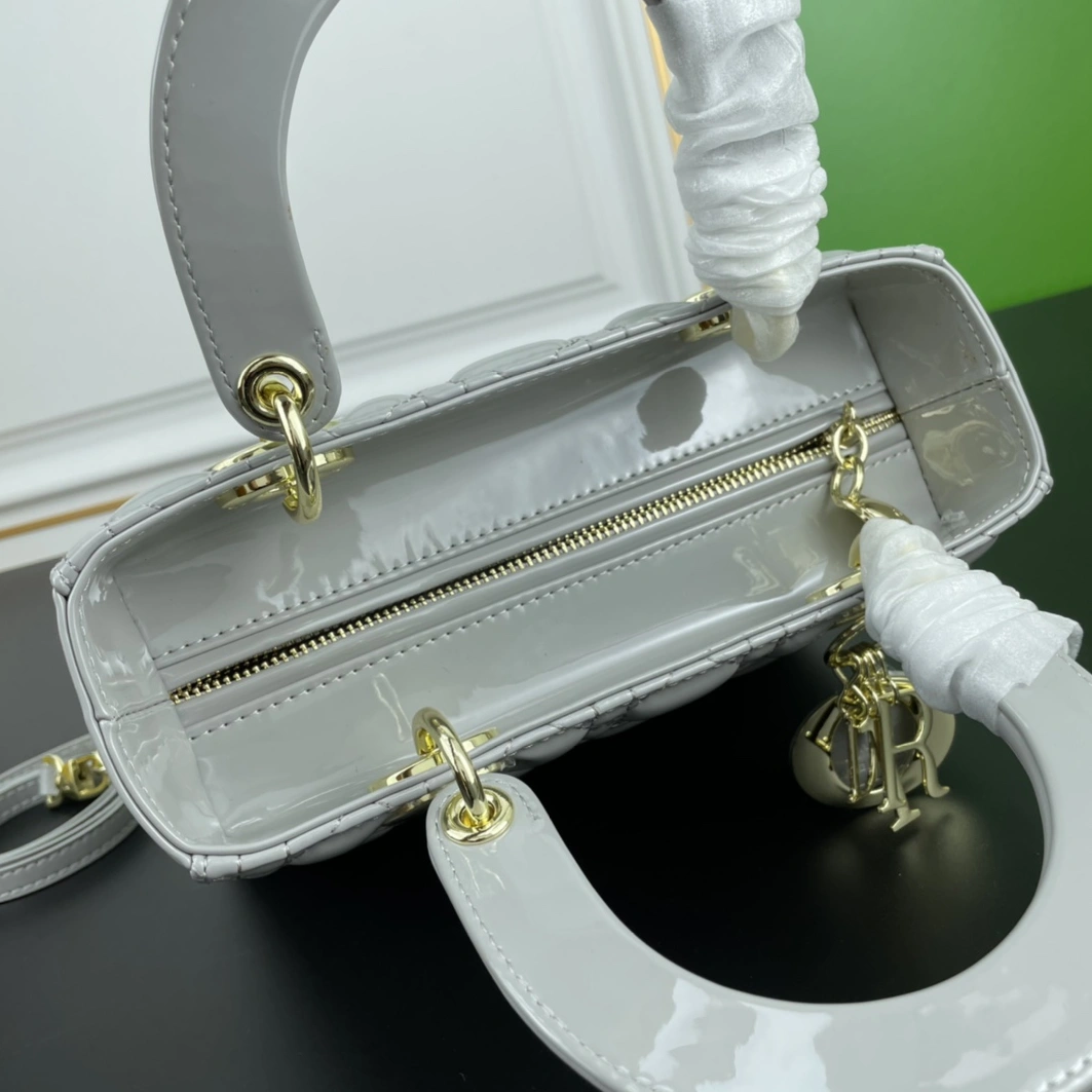 BestValue 430 Christian Dior AAA Quality Handbags For Women - Image 6