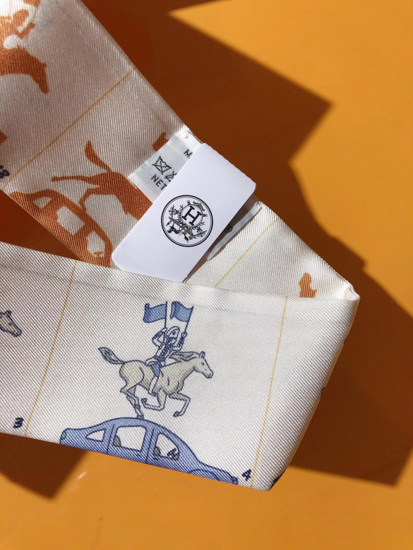 Bold 6982 Hermes Silk Scarf - Image 3