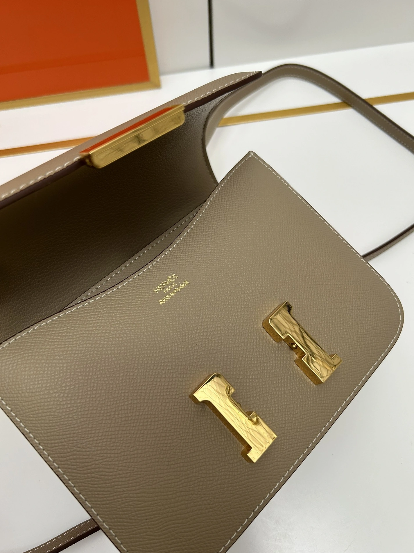 Bold 7422 Hermes AAA Quality Messenger Bags For Women - Image 6