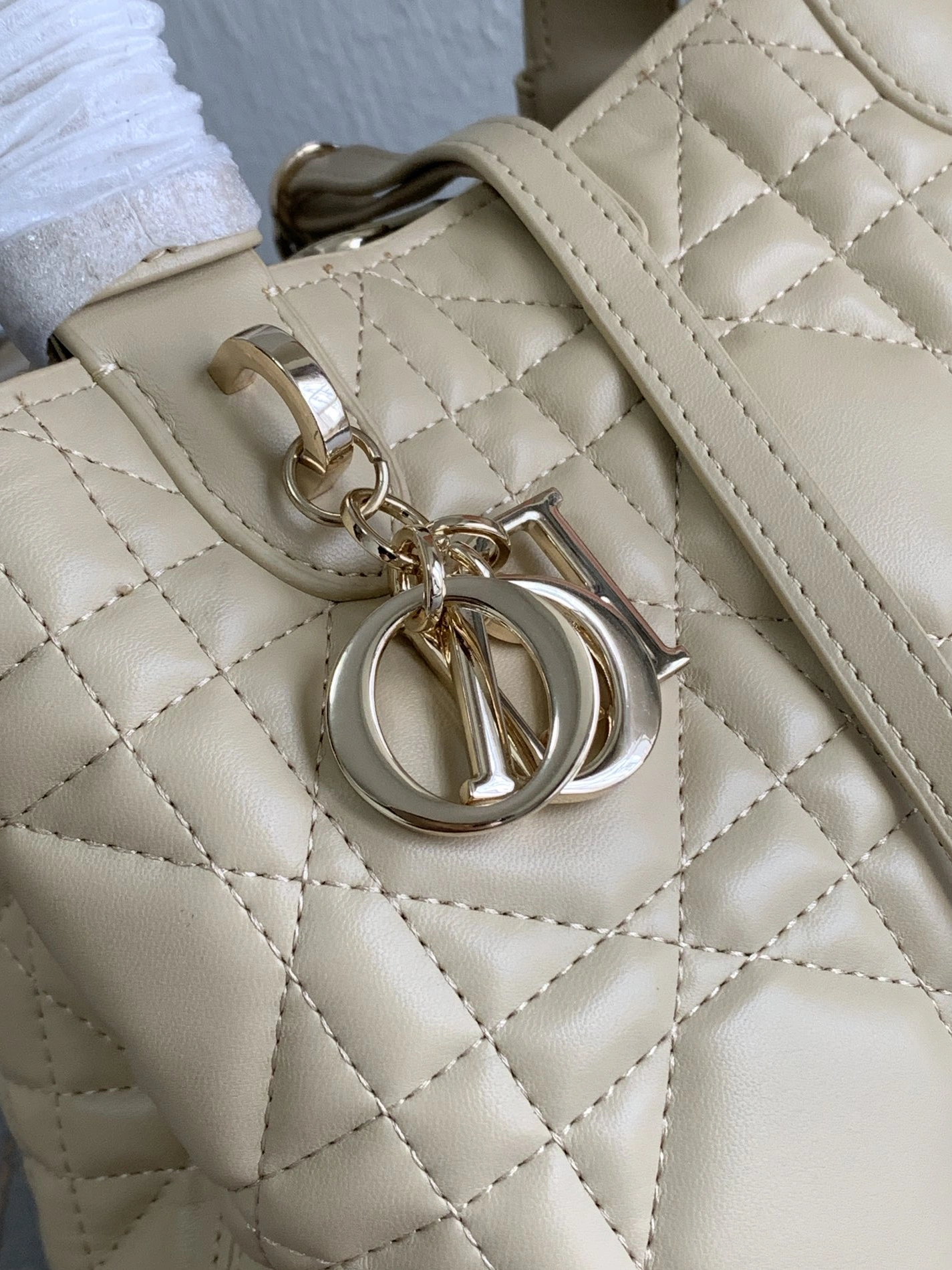 Breathable 2256 Christian Dior AAA Quality Handbags For Women - Image 5