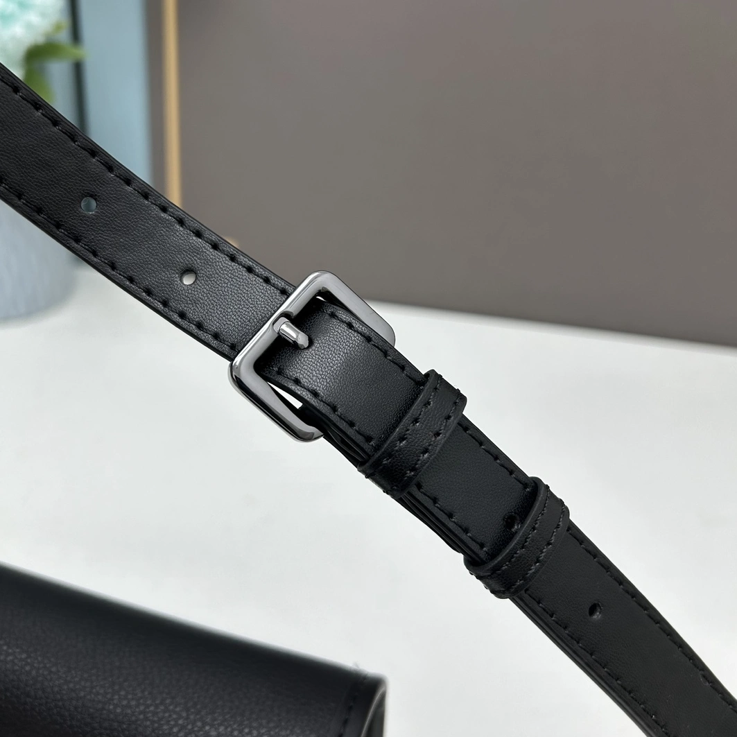 Breathable 6690 Christian Dior AAA Quality Messenger Bags For Unisex - Image 6