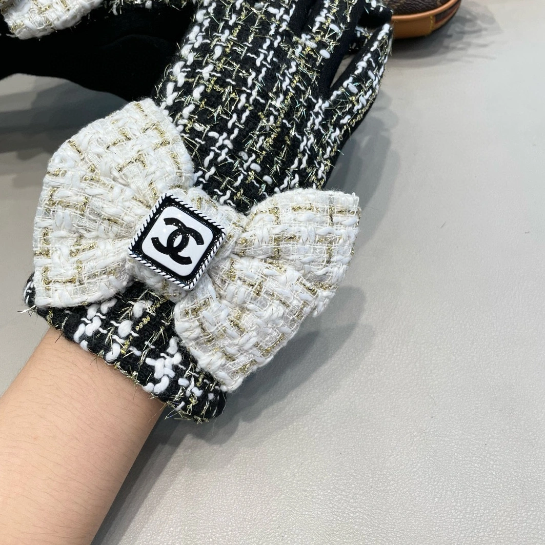 Chanel Gloves For Women Sleek 430 - Image 5