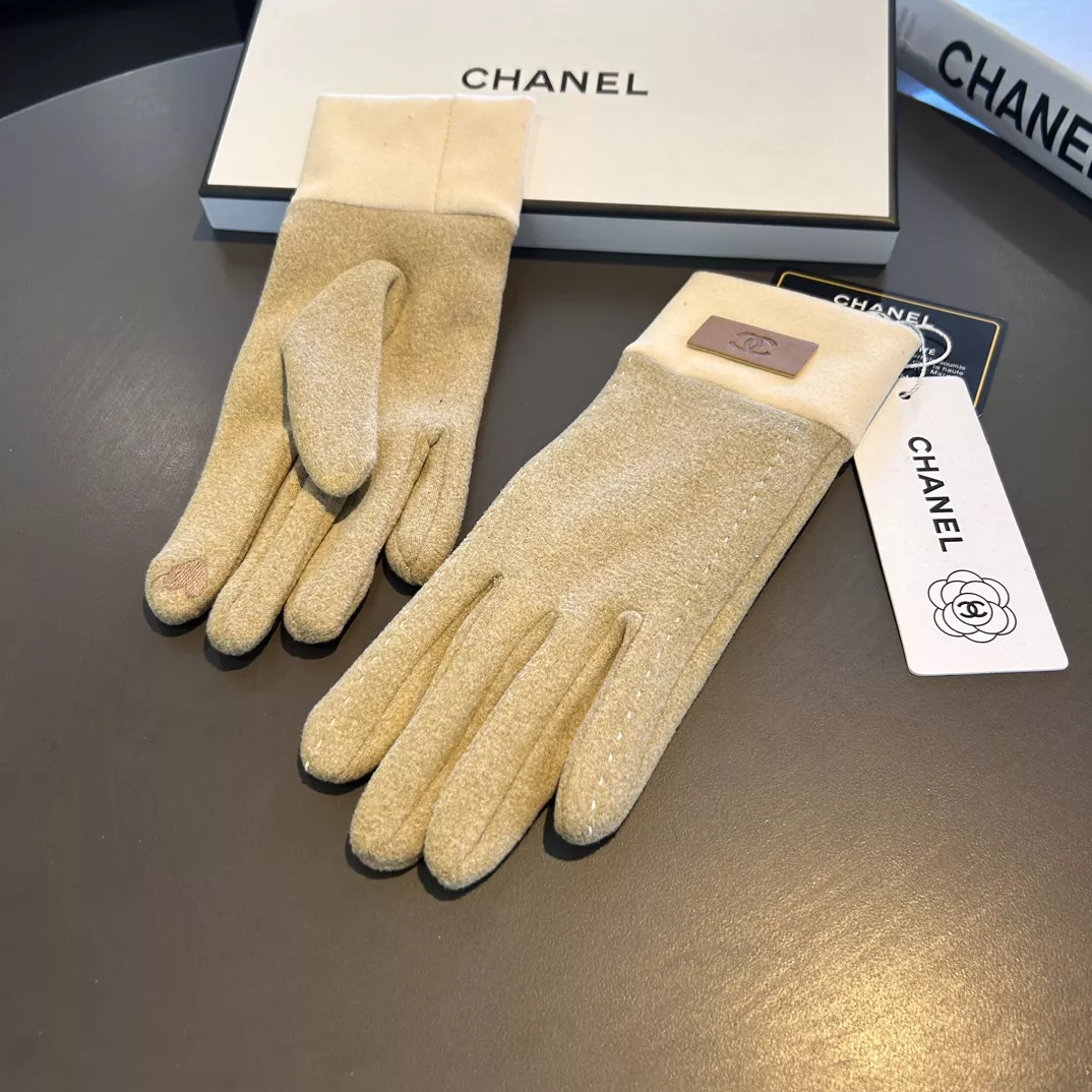 Chanel Gloves Practical 353