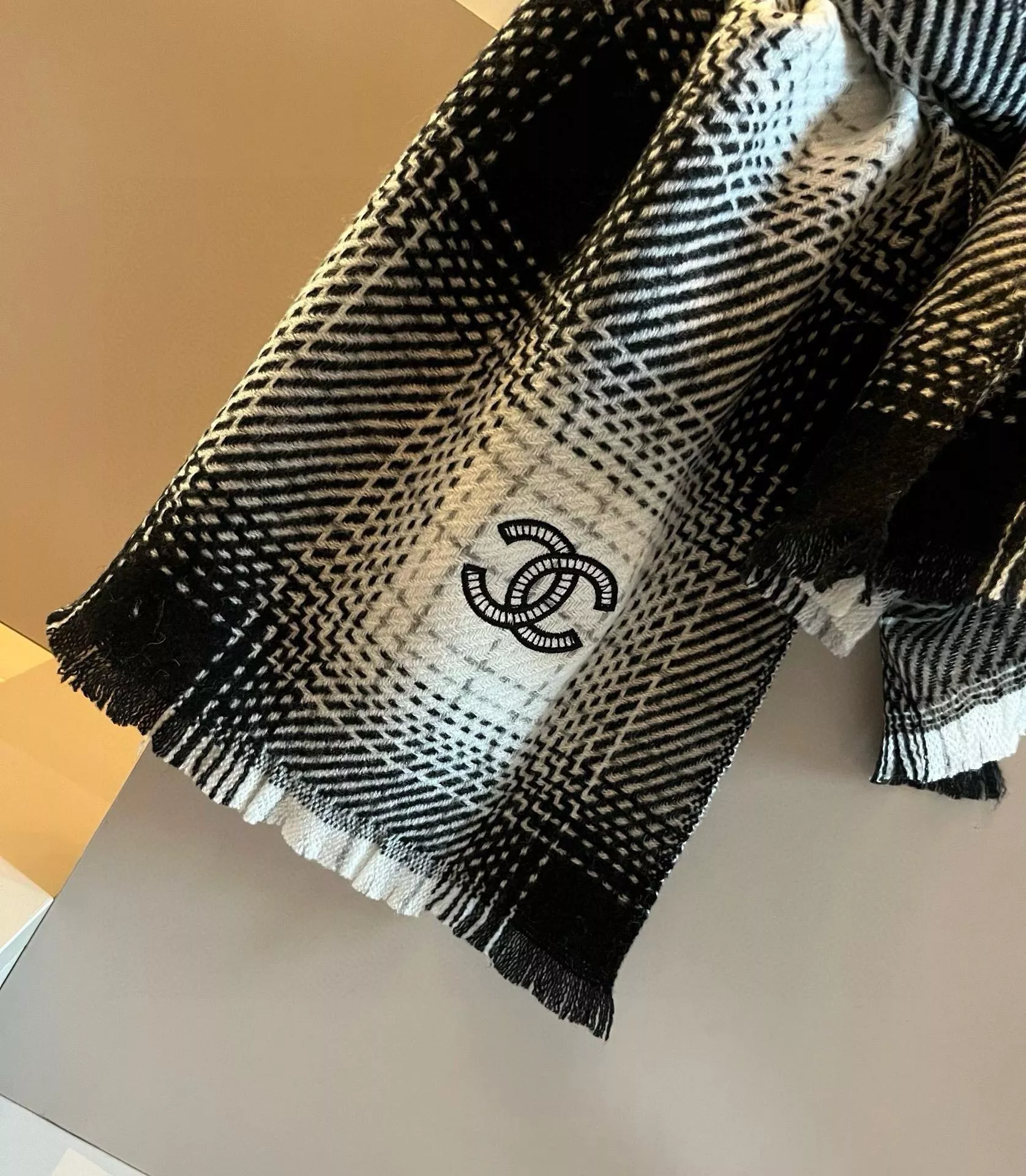 Chanel Scarves For Women Sophisticated 8925 - Image 3