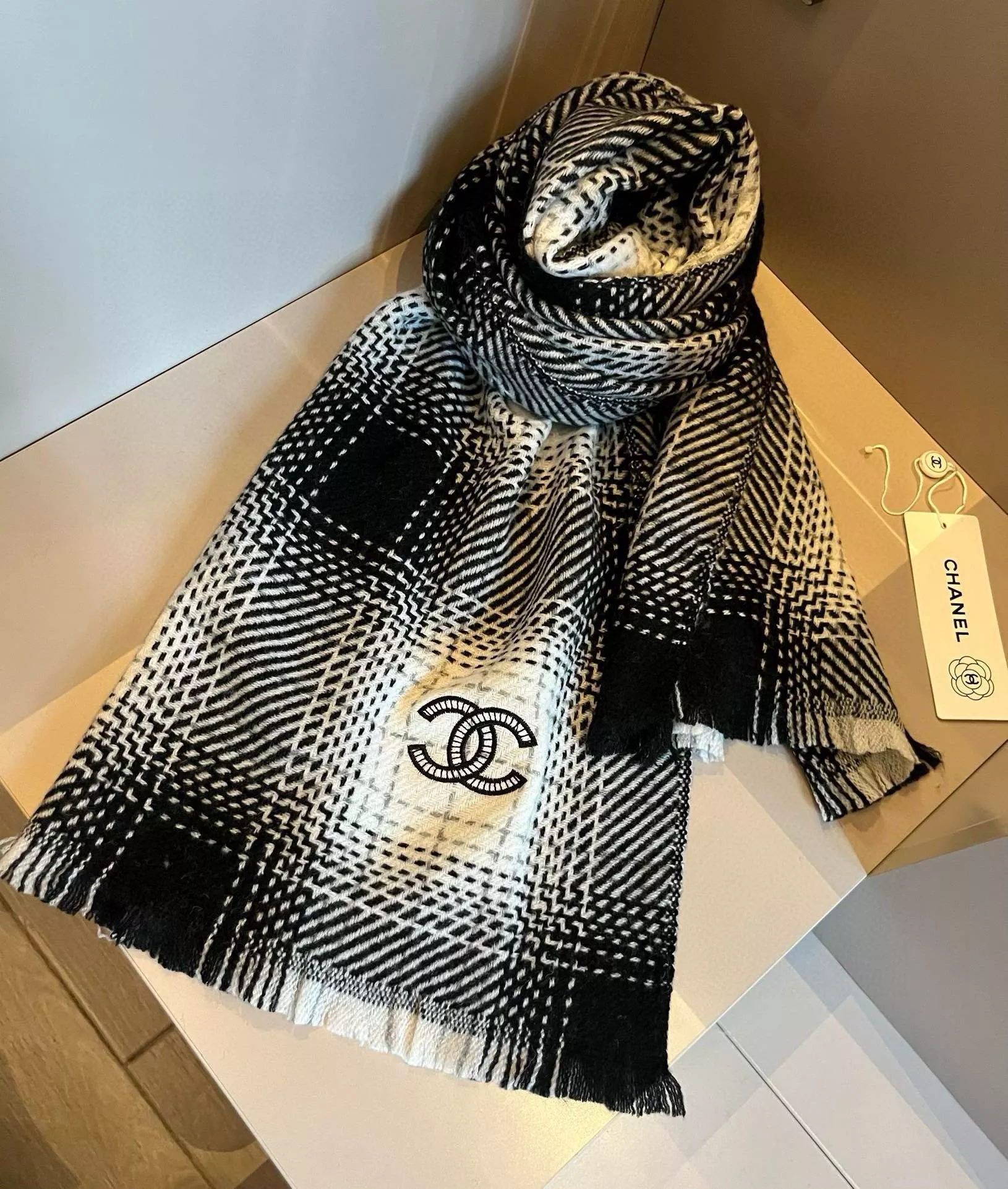 Chanel Scarves For Women Sophisticated 8925 - Image 4