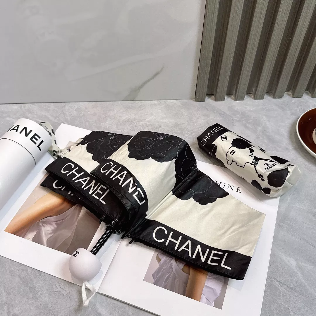 Chanel Umbrellas Compact 2458 - Image 3