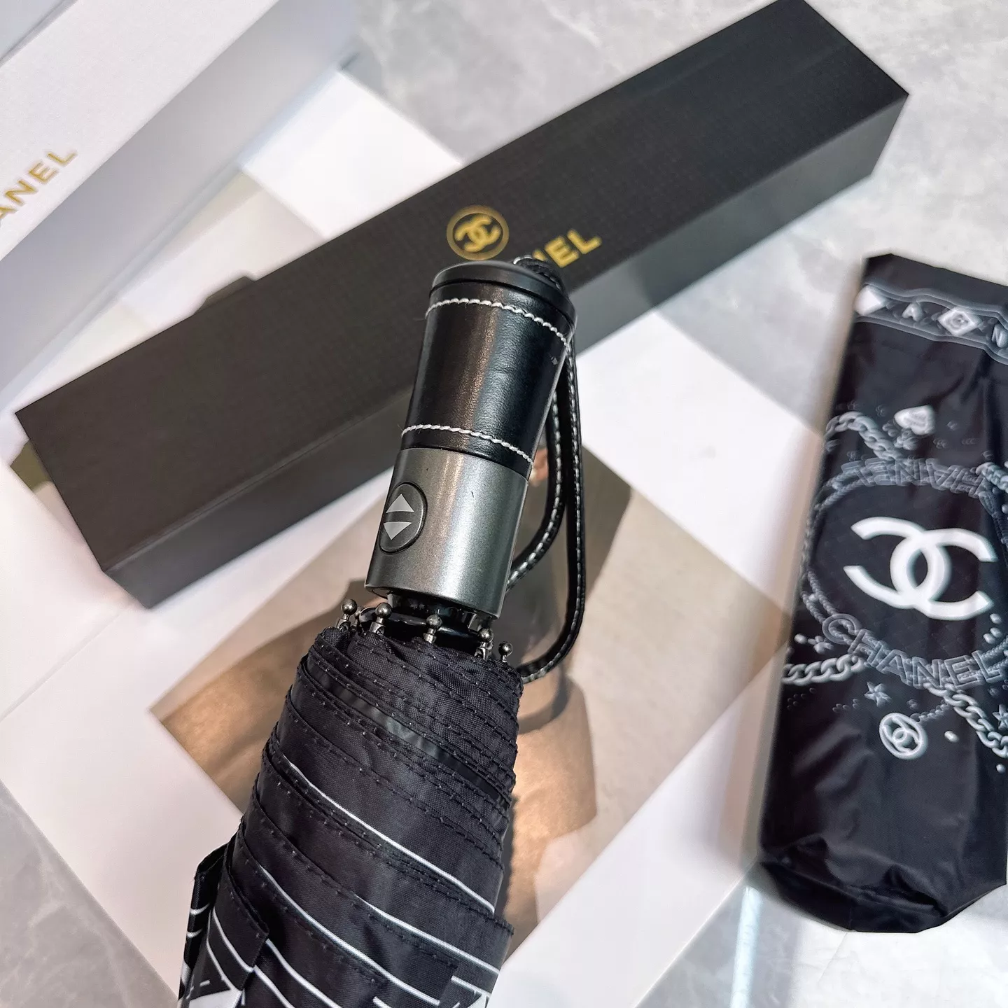 Chanel Umbrellas EyeCatching 2677 - Image 3