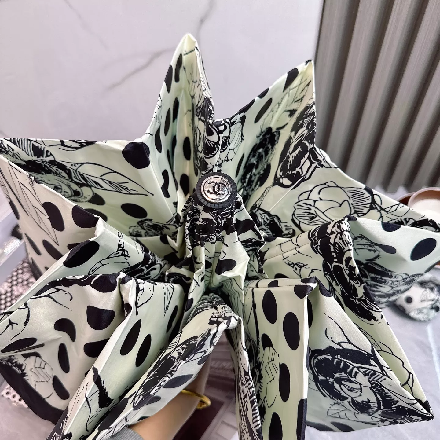 Chanel Umbrellas HighQuality 2121 - Image 5