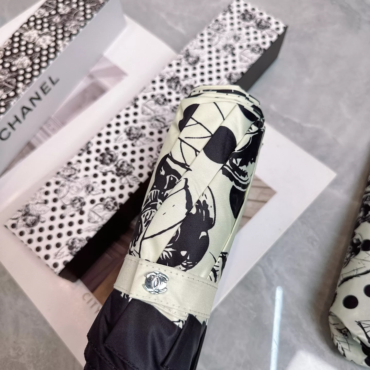 Chanel Umbrellas HighQuality 2121 - Image 7