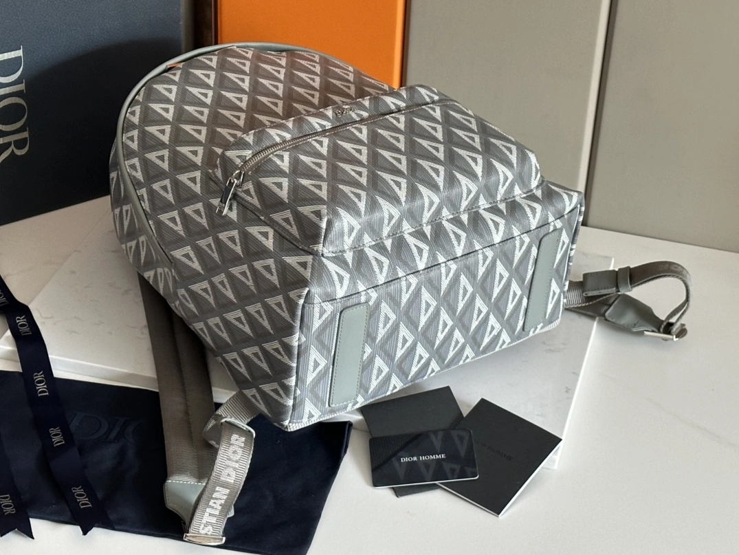 Christian Dior AAA Man Backpacks EyeCatching 2677 - Image 4