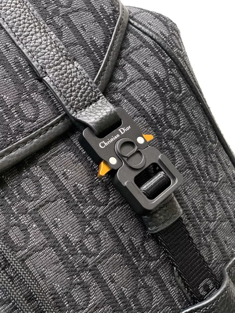 Christian Dior AAA Man Backpacks Lightweight 6770 - Image 6