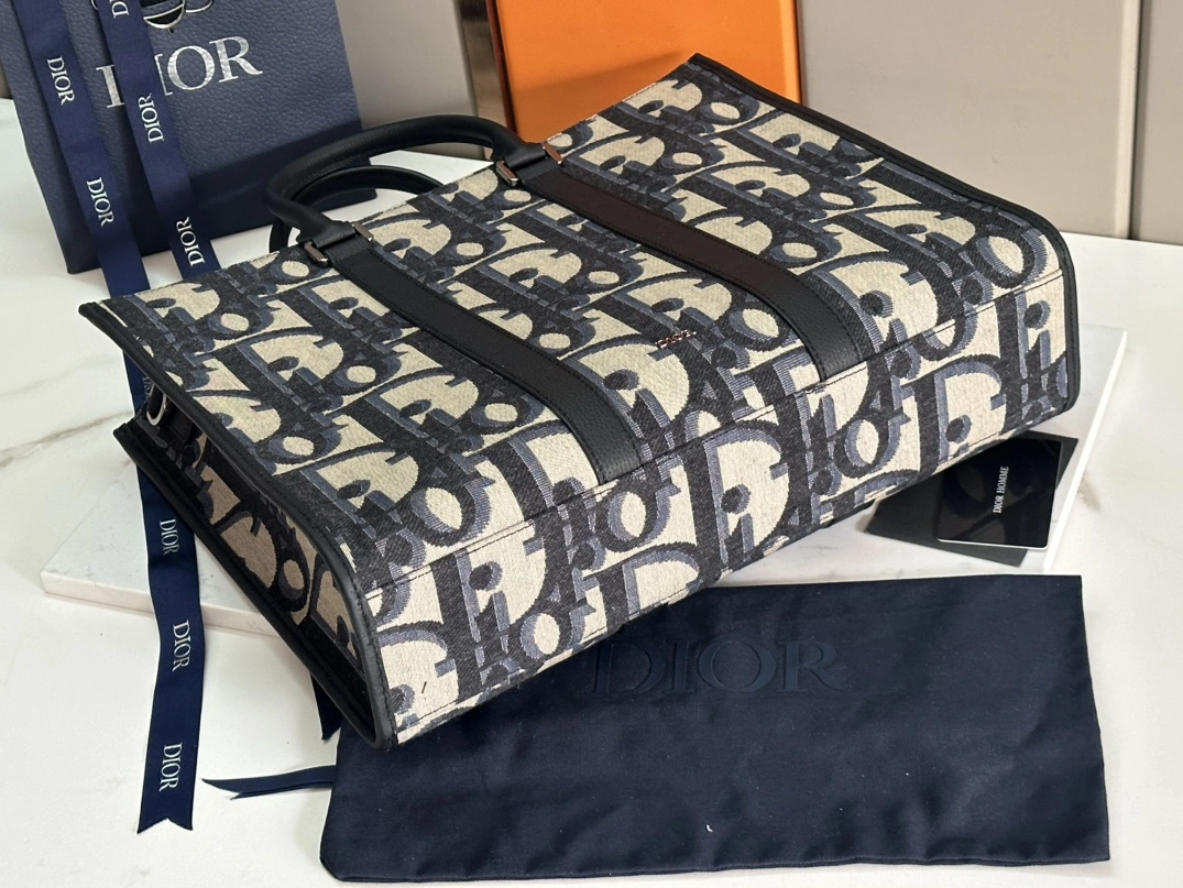 Christian Dior AAA Man Handbags Classic 1232 - Image 5