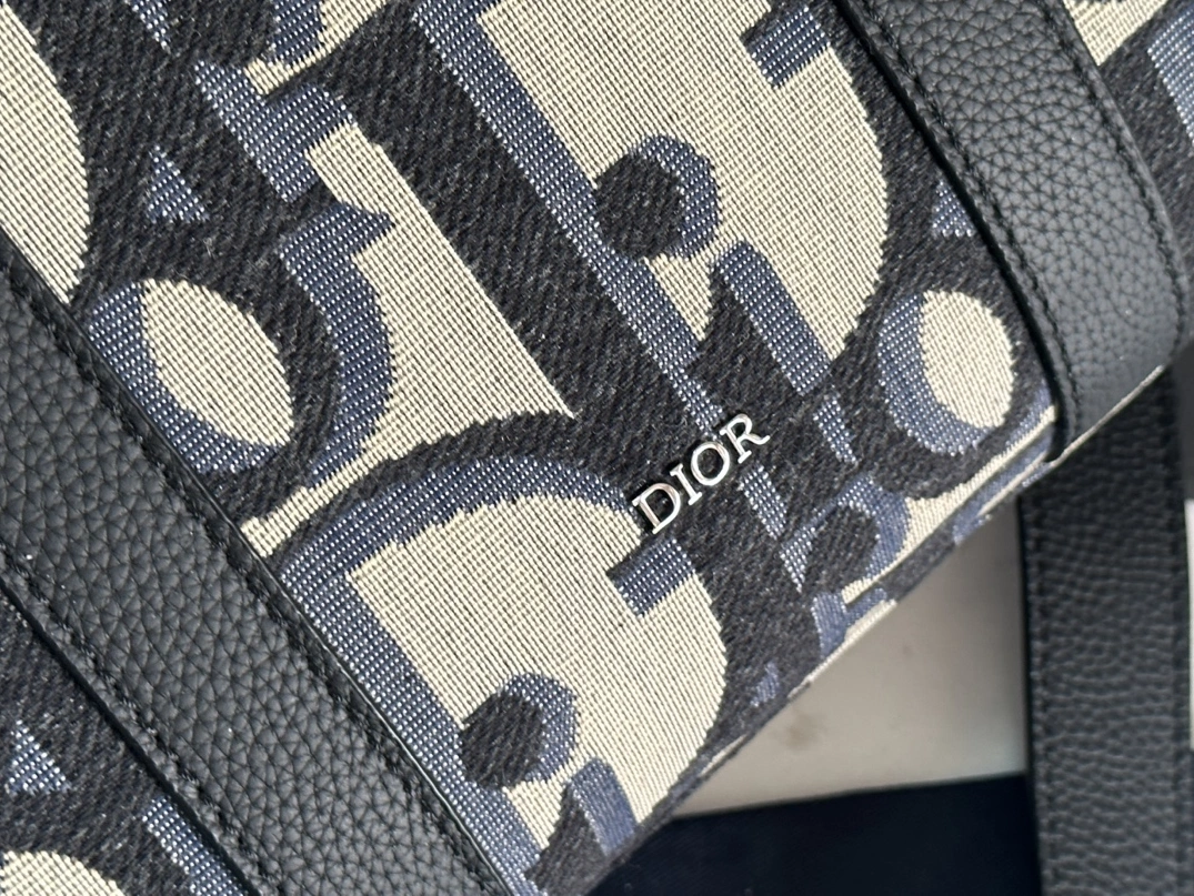 Christian Dior AAA Man Handbags Classic 1232 - Image 6