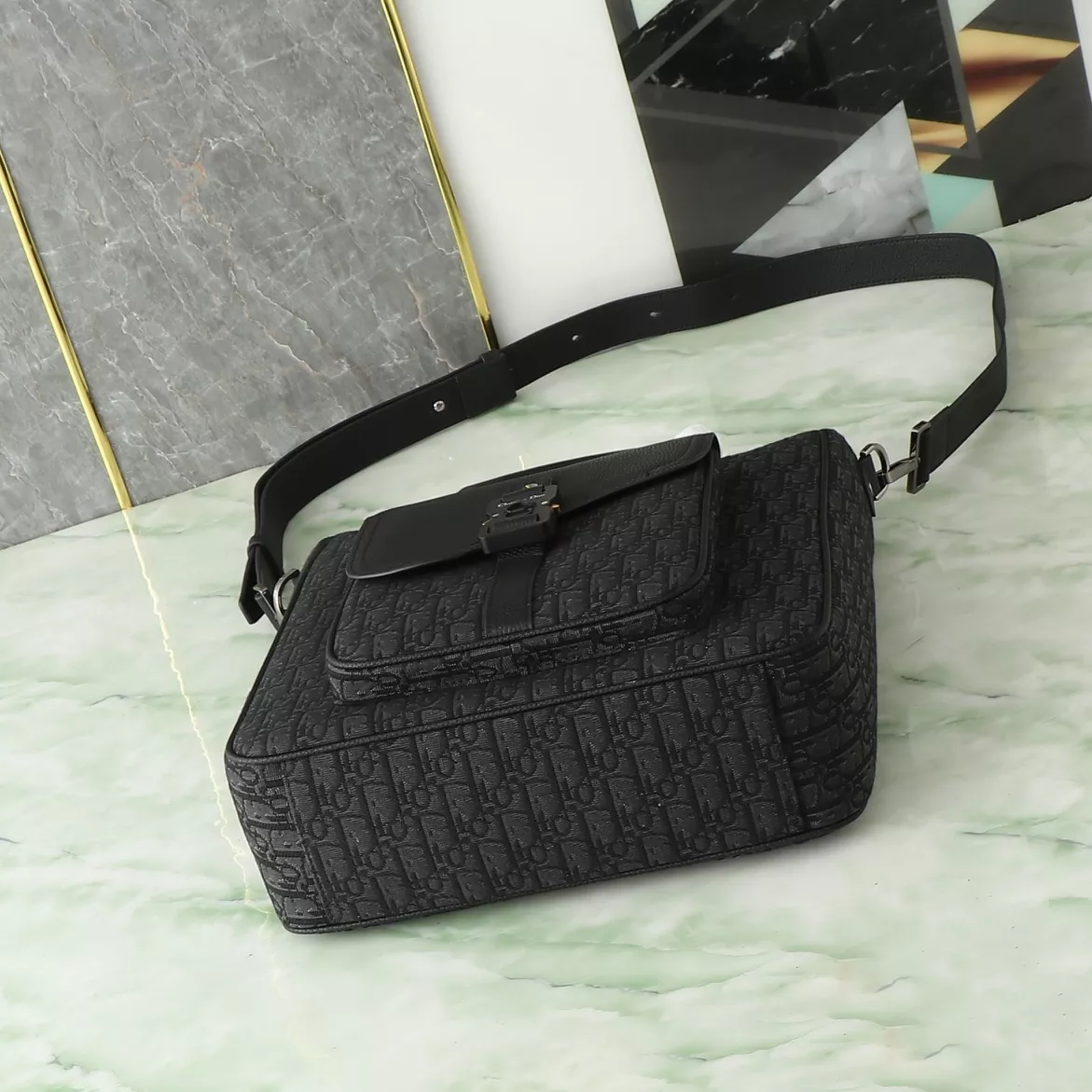 Christian Dior AAA Man Handbags Popular 7713 - Image 4