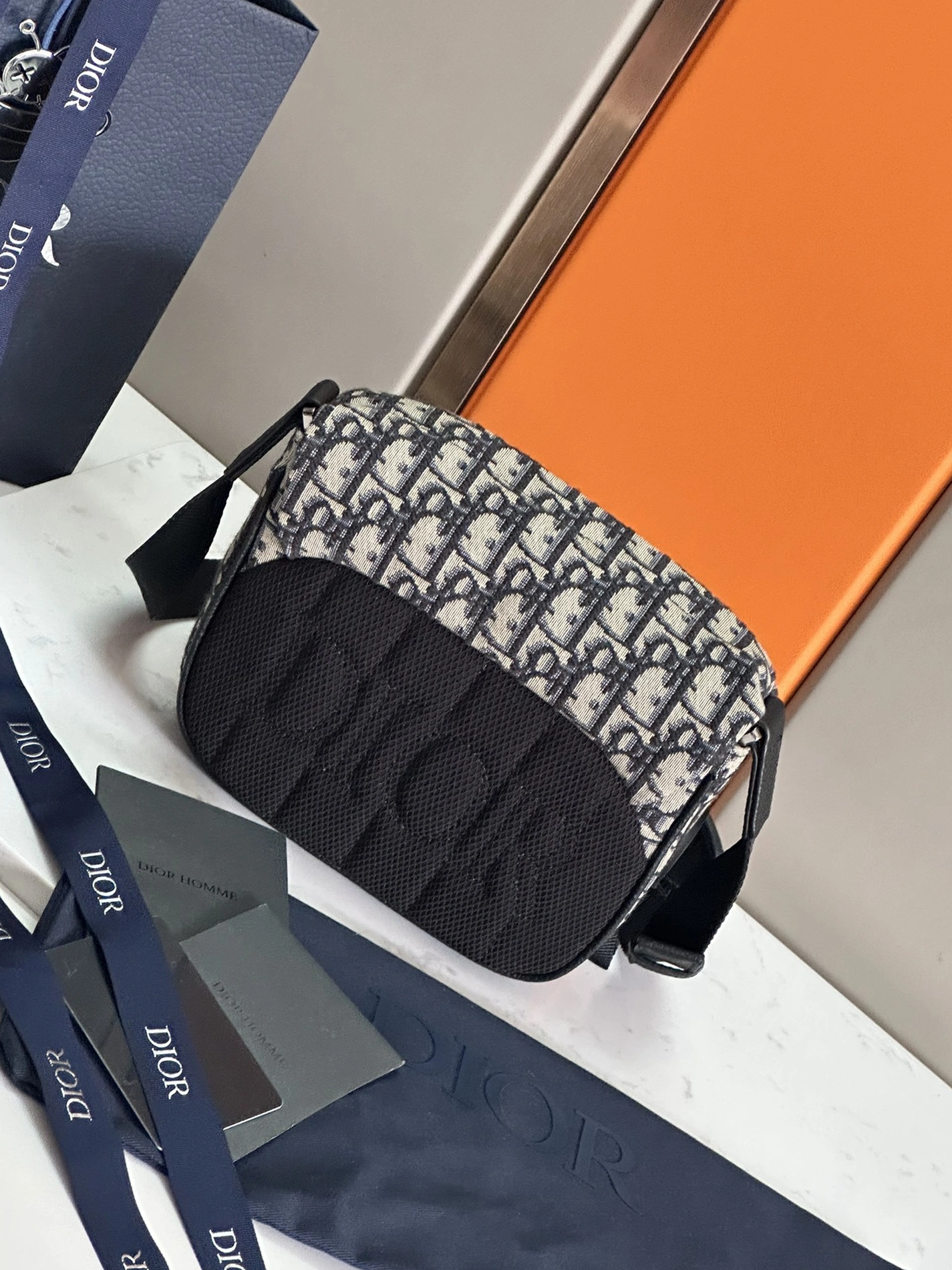 Christian Dior AAA Man Messenger Bags Practical 8267 - Image 3