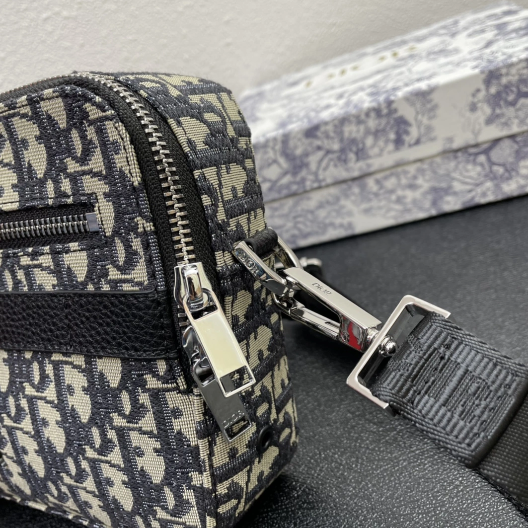 Christian Dior AAA Man Messenger Bags Refined 8709 - Image 4