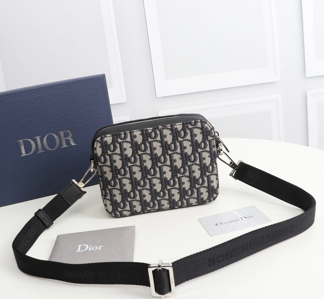 Christian Dior AAA Man Messenger Bags StreetReady 2760