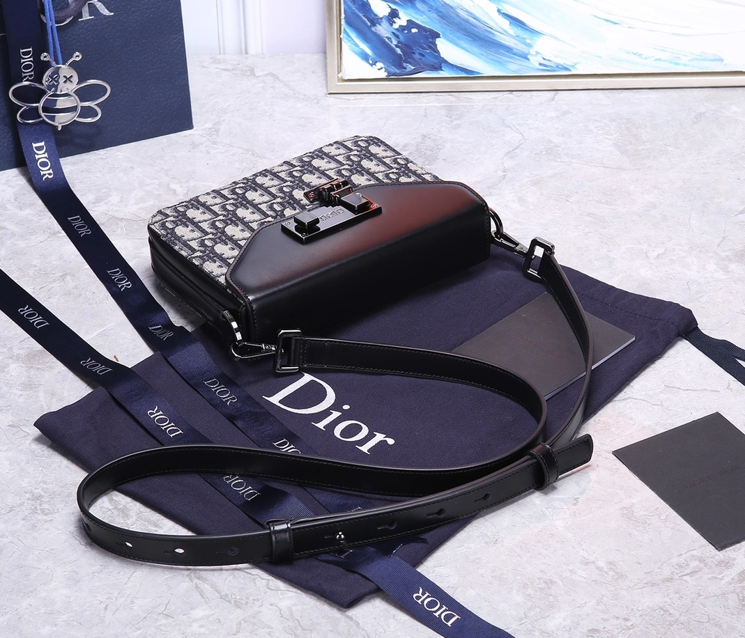 Christian Dior AAA Man Messenger Bags Unique 469 - Image 4