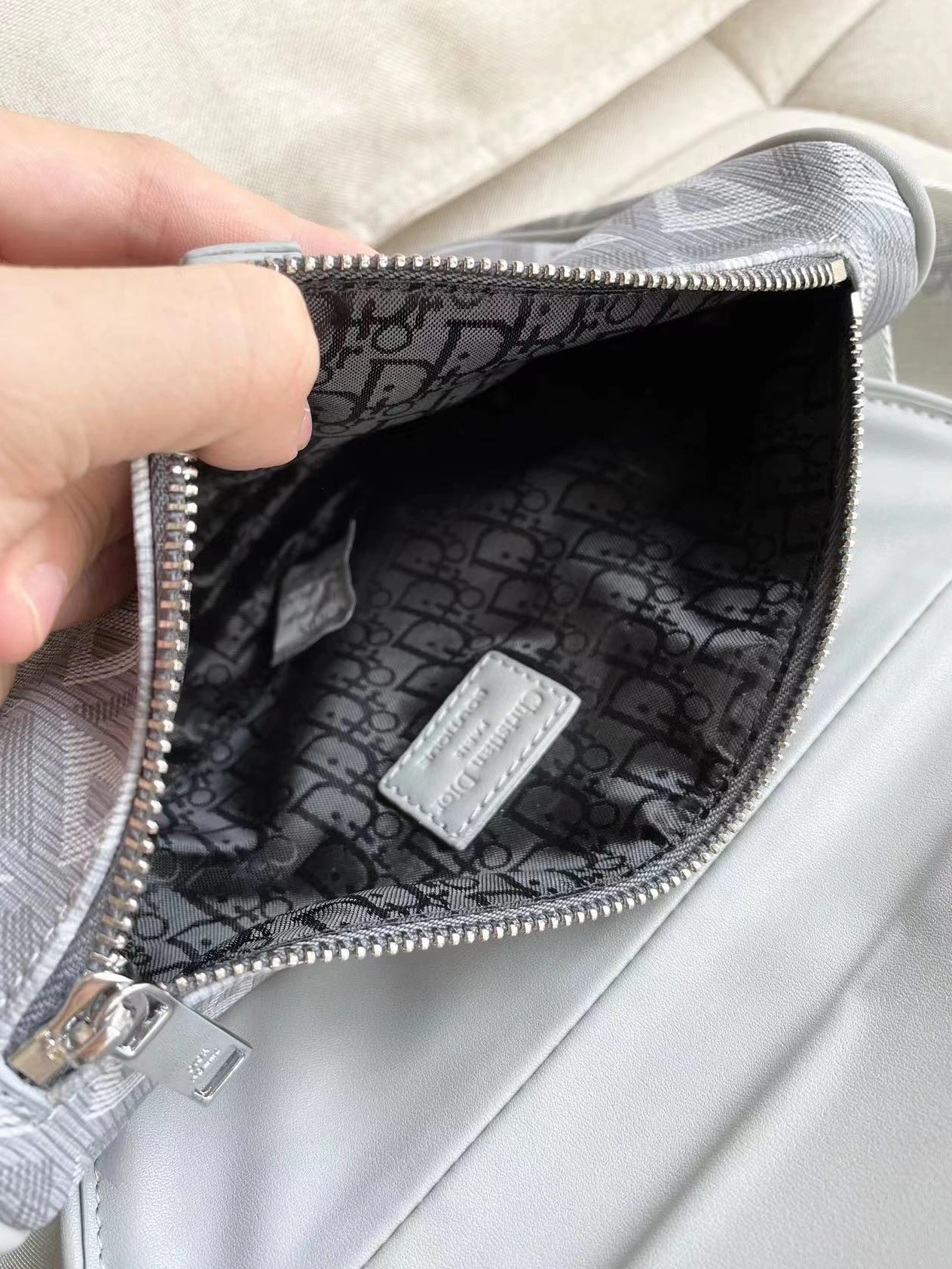 Christian Dior AAA Man Messenger Bags Versatile 2741 - Image 7