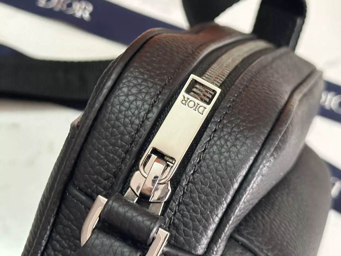 Christian Dior AAA Man Messenger Bags WellDesigned 5580 - Image 4