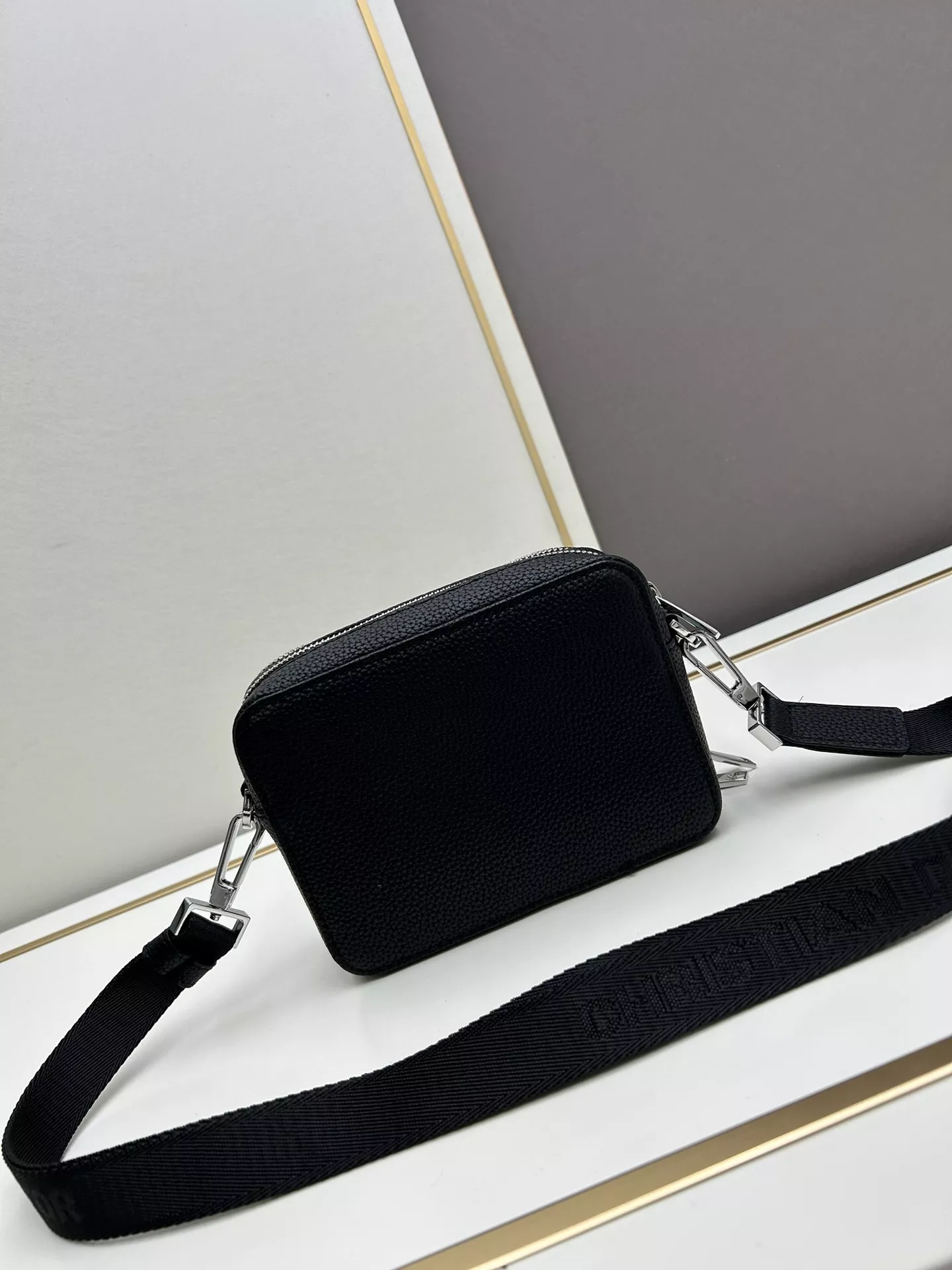 Christian Dior AAA Man Messenger Bags WellDesigned 7506 - Image 3