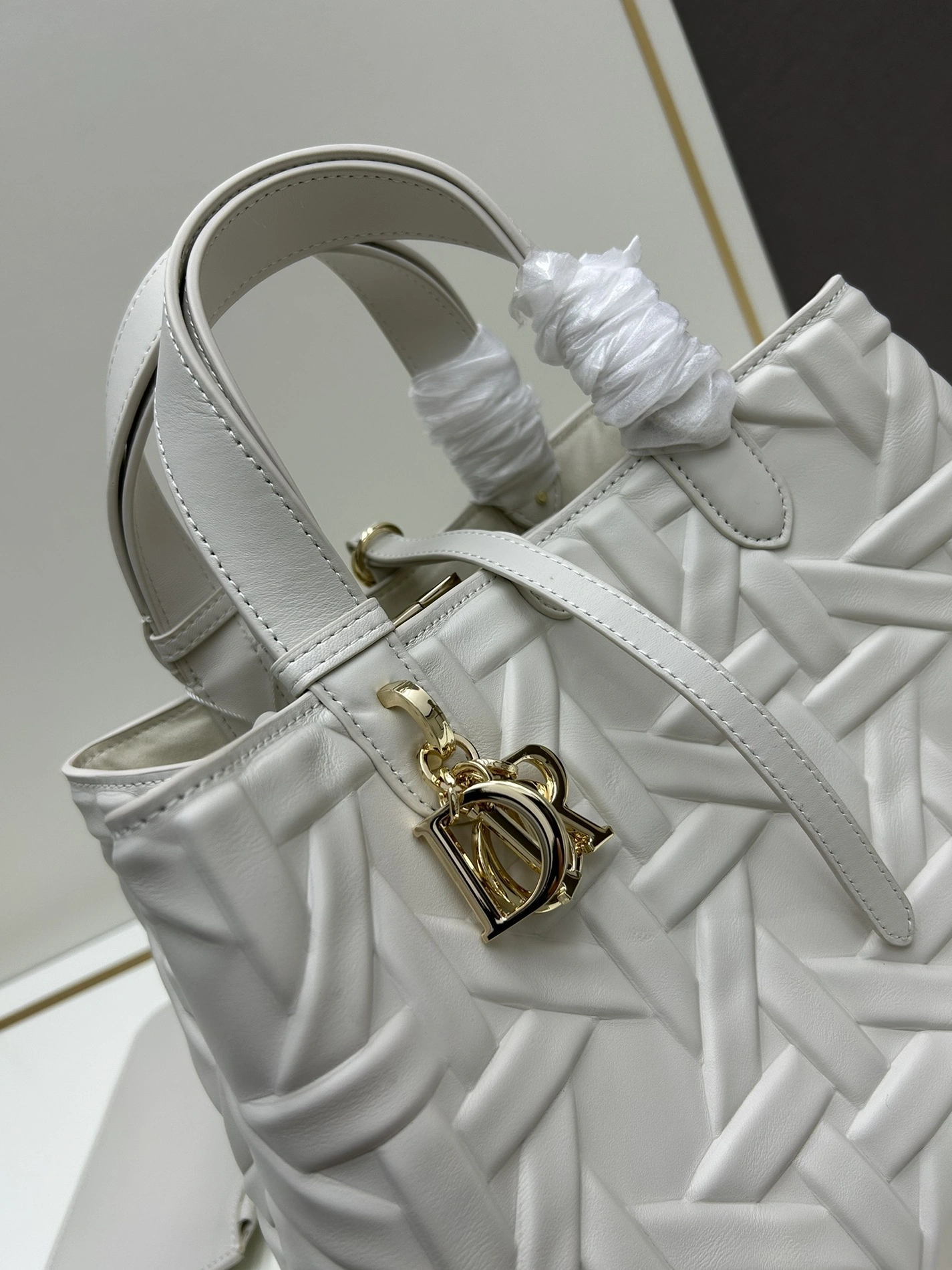 Christian Dior AAA Quality Handbags For Women Resilient 9801 - Image 4