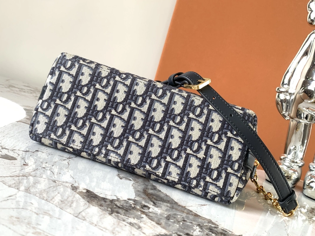 Christian Dior AAA Quality Messenger Bags For Women AllSeason 5703 - Image 4