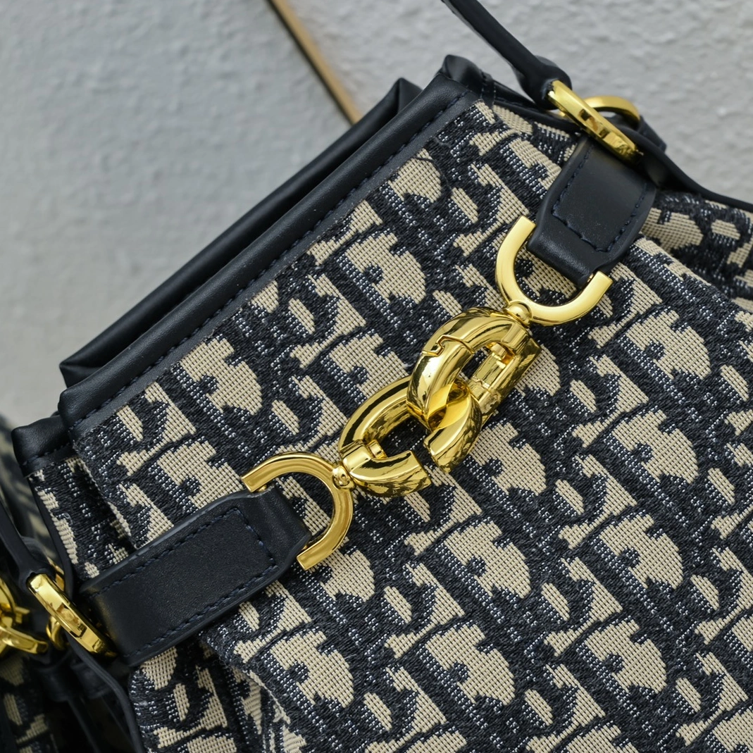 Christian Dior AAA Quality Messenger Bags For Women Reliable 7991 - Image 5