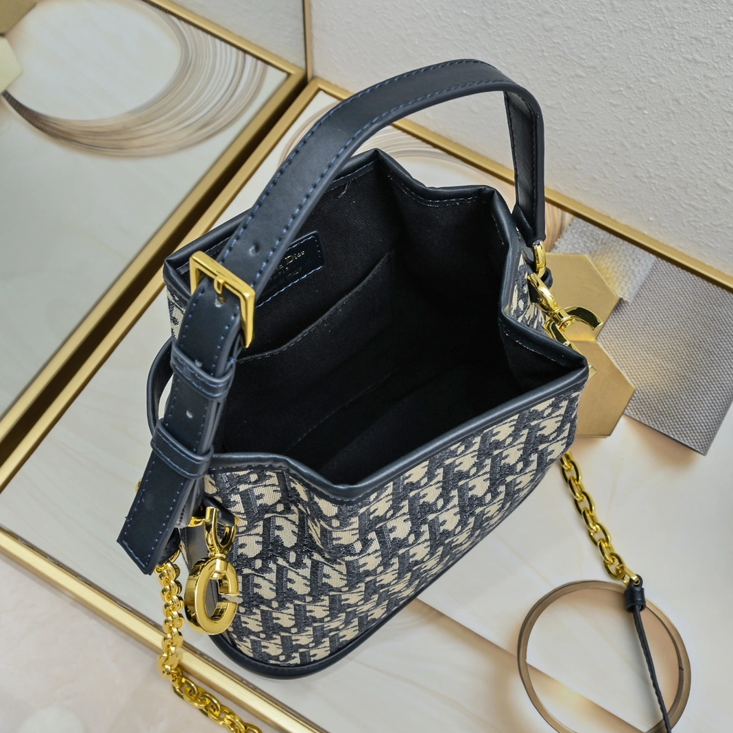 Christian Dior AAA Quality Messenger Bags For Women Reliable 7991 - Image 8