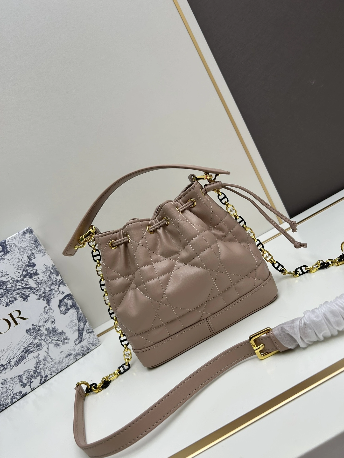 Christian Dior AAA Quality Messenger Bags For Women Sophisticated 6508 - Image 3