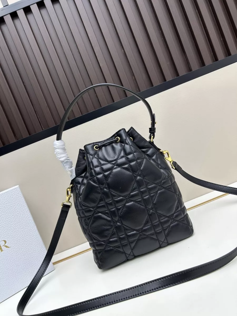 Christian Dior AAA Quality Messenger Bags For Women Stylish 7764 - Image 3