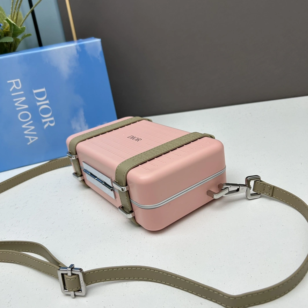 Christian Dior AAA Quality Messenger Bags For Women Trendsetting 7003