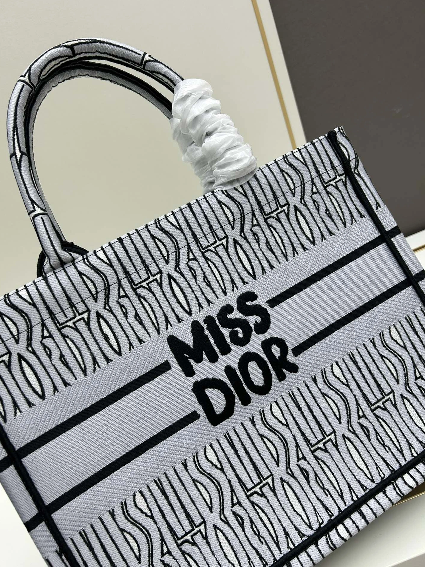 Christian Dior AAA Quality Tote-Handbags For Women Minimalist 5924 - Image 4