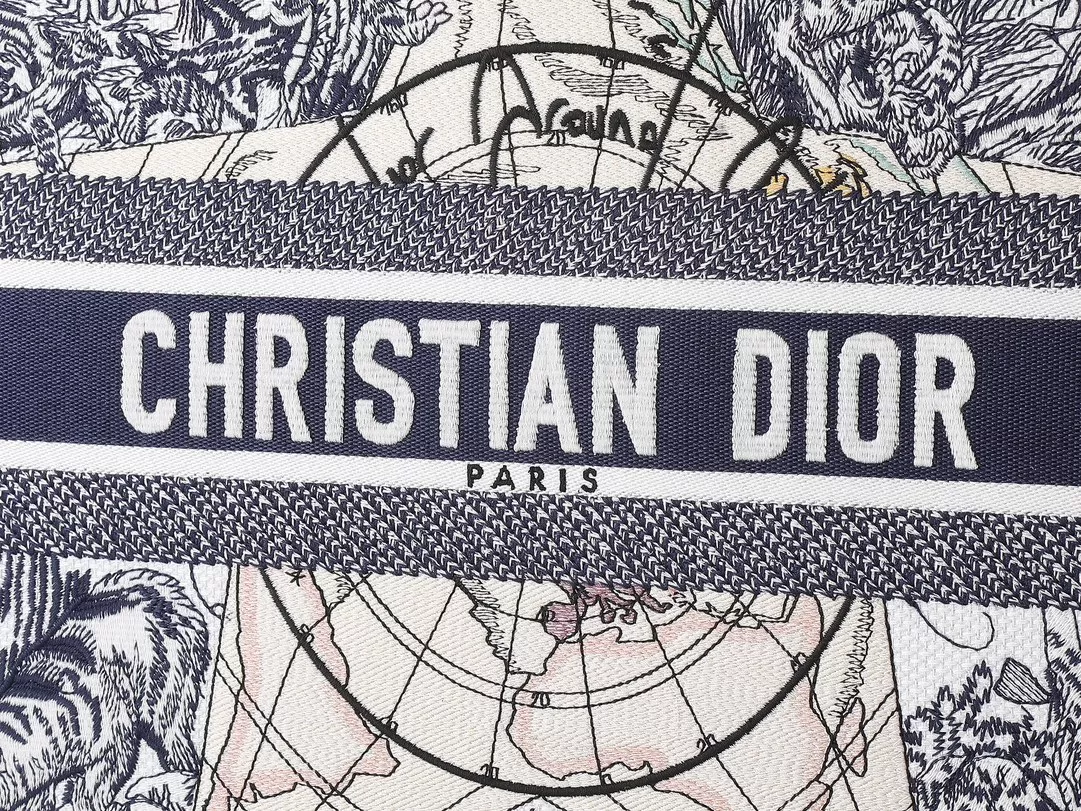 Christian Dior AAA Quality Tote-Handbags For Women Refined 7767 - Image 4