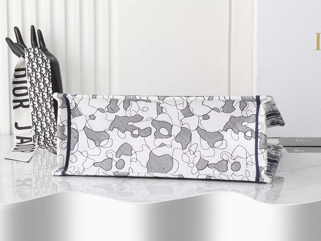 Christian Dior AAA Quality Tote-Handbags For Women Refined 7767 - Image 7