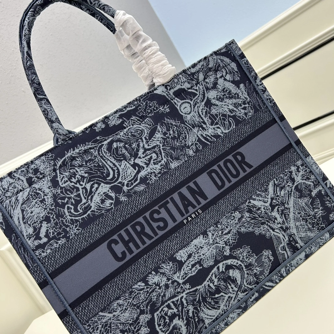 Christian Dior AAA Quality Tote-Handbags For Women StreetReady 6586 - Image 4