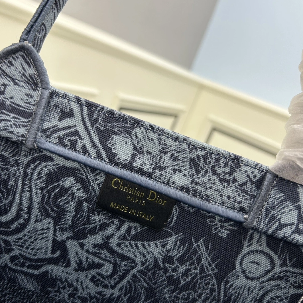 Christian Dior AAA Quality Tote-Handbags For Women StreetReady 6586 - Image 7