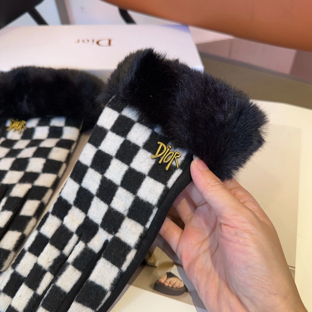 Christian Dior Gloves For Women Bold 1953 - Image 5