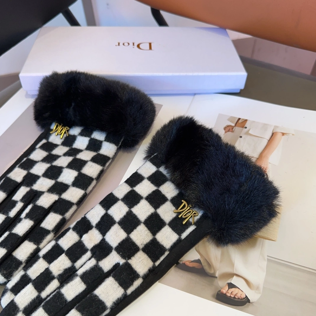 Christian Dior Gloves For Women Bold 1953 - Image 7