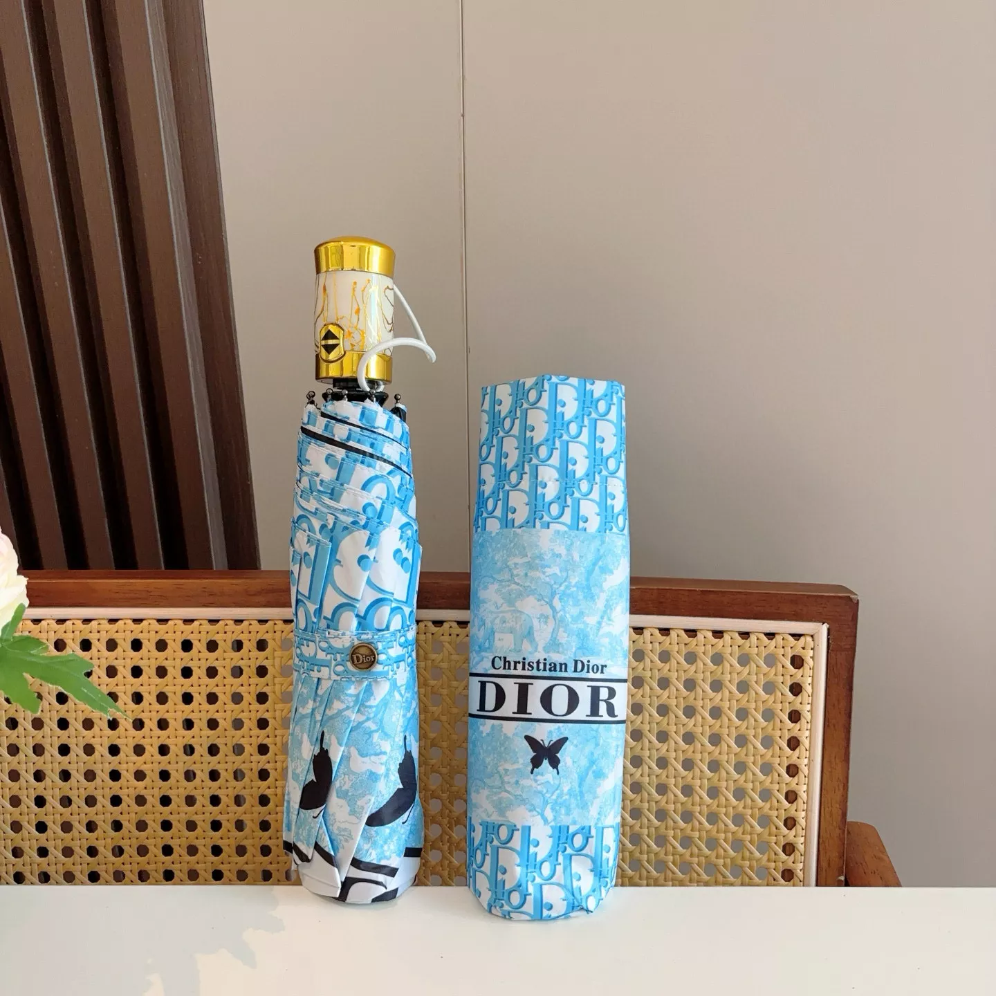 Christian Dior Umbrellas Elegant 8785 - Image 4