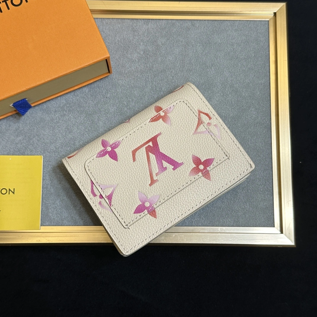 Classic 1768 Louis Vuitton LV Card Case For Women - Image 3