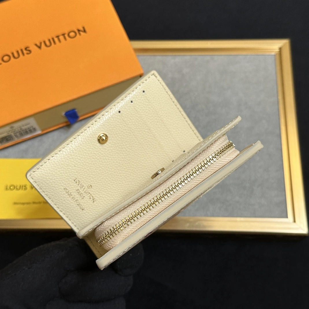 Classic 1768 Louis Vuitton LV Card Case For Women - Image 5